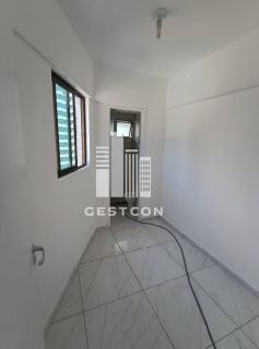 Apartamento com aproximadamente 94m2, 3 Quartos sendo 2 Suítes, Dep Completa e 2 vagas!
