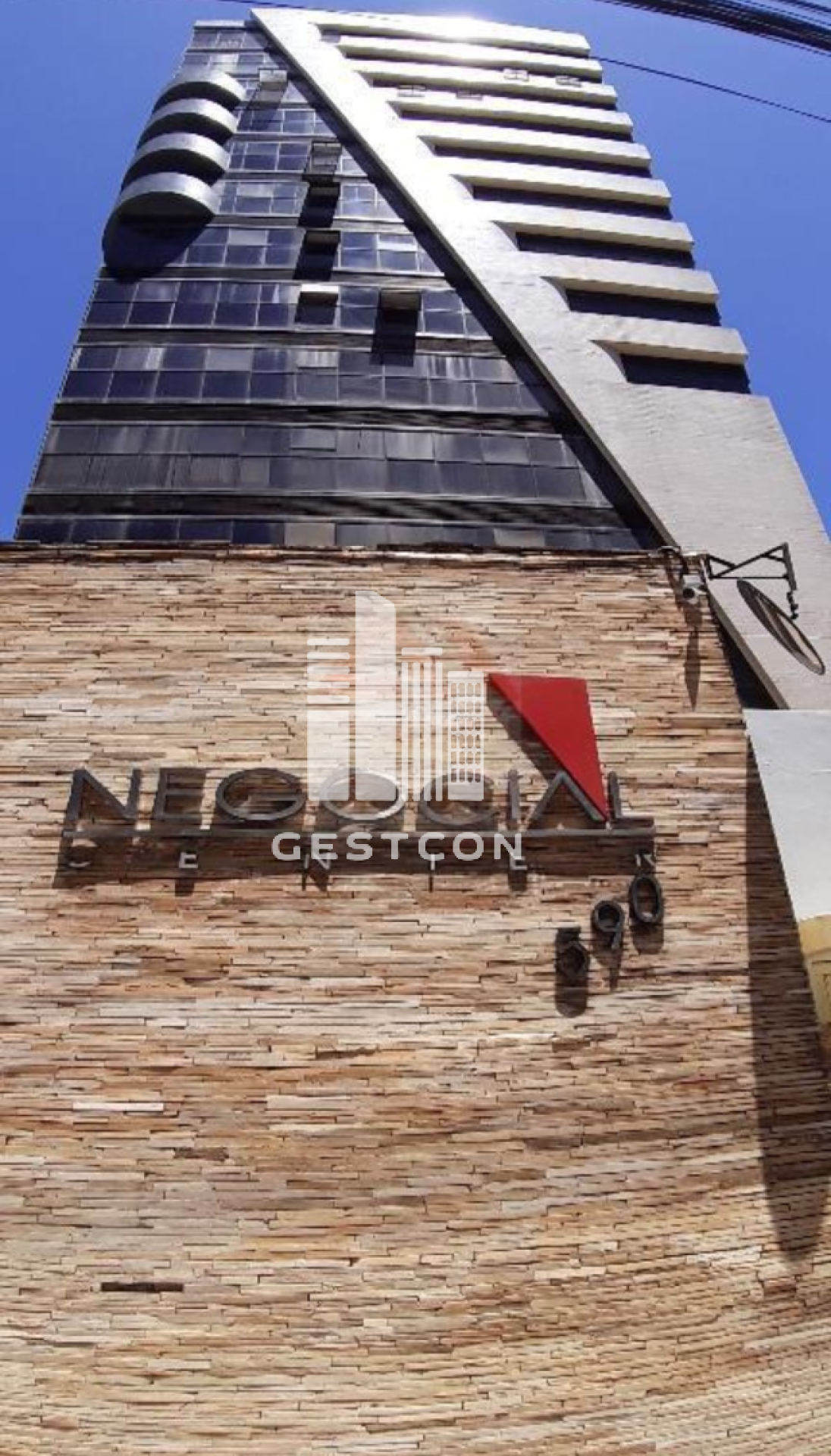 Sala Comercial com armários fixos, 1 Vaga de Garagem!