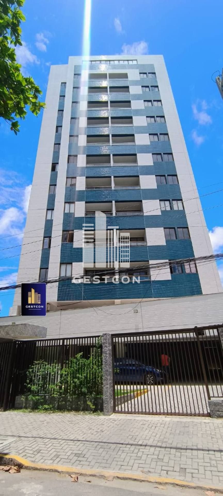 Apartamento com Varanda, 58m², 2 Quartos sendo 1 Suíte, 1 Vaga!