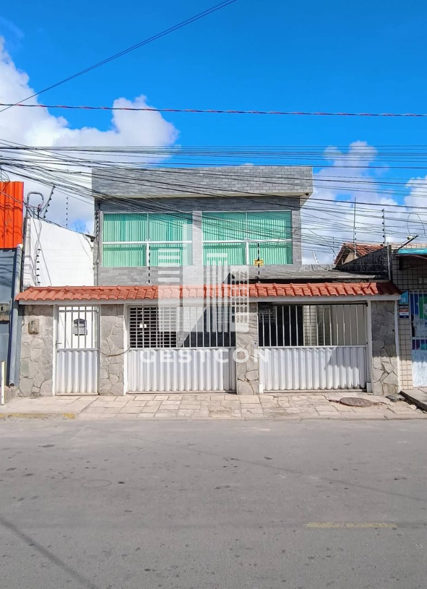 Vendo Casa Duplex em Rio Doce – 180m² | 3 Quartos (1 Suíte) |-Mobiliado