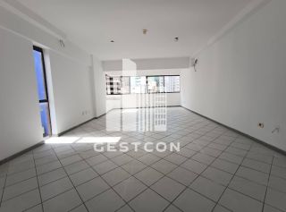 Salas Comerciais, Aproximadamente 50m2, estacionamento Rotativo!