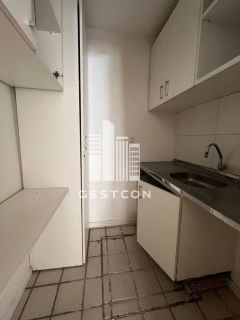 Loja com aproximadamente 60m2, estacionamento Rotativo, pertinho do Shopping Recife!