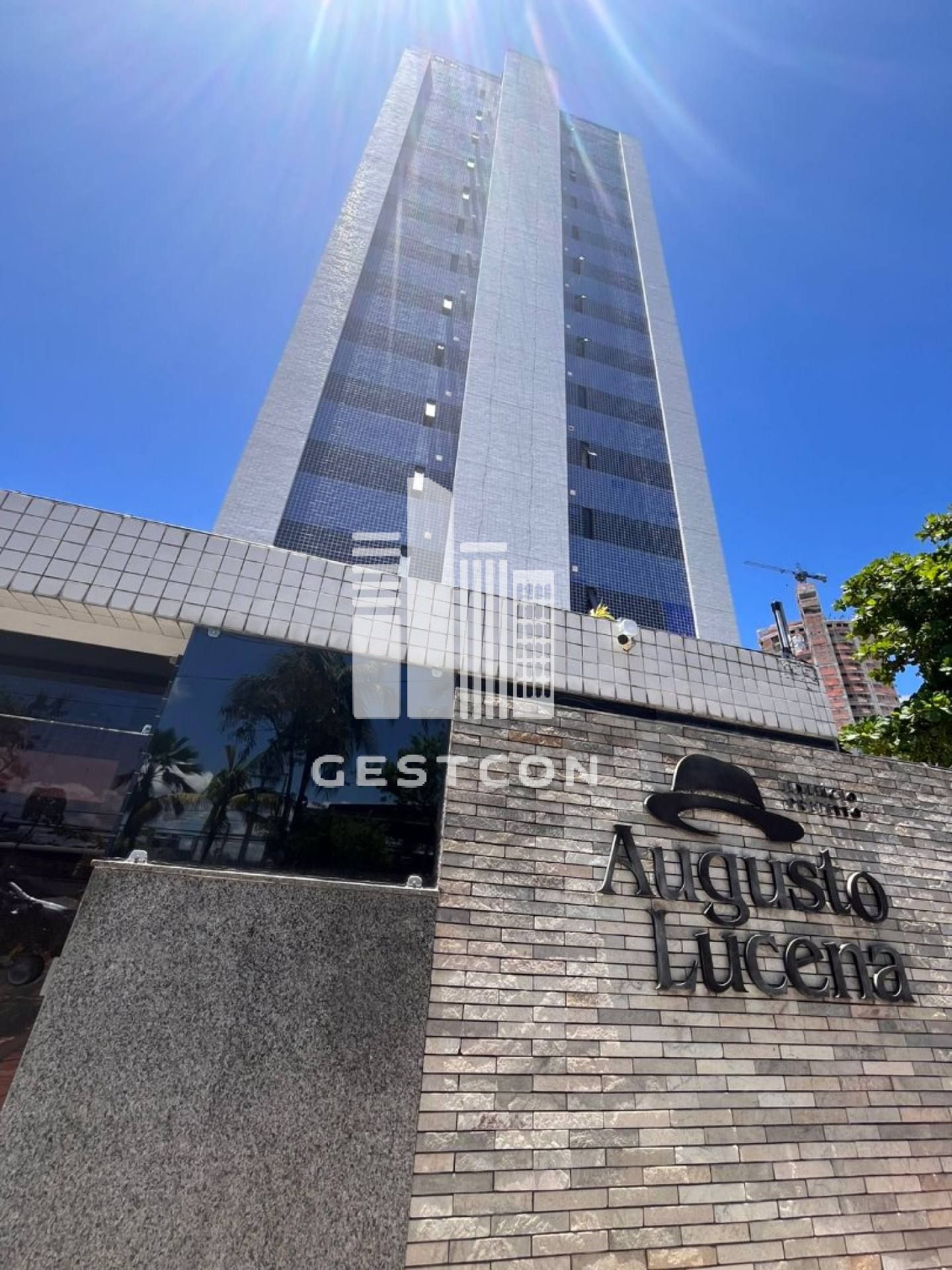 Apartamento MOBILIADO, 2 Quartos sendo 1 Suíte, 1 Vaga!