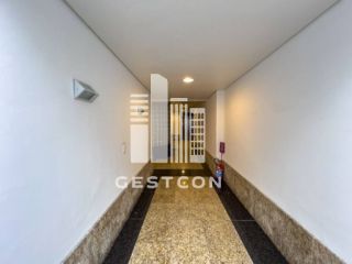 Apartamento com aproximadamente 100m2, 3 Quartos sendo 1 Suíte, 2 Vagas