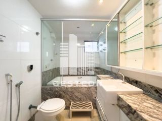 Apartamento com aproximadamente 100m2, 3 Quartos sendo 1 Suíte, 2 Vagas