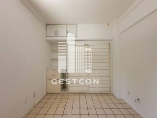 Apartamento com aproximadamente 120m2, 4 Quartos sendo 2 Suítes, 2 Vagas!
