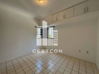 Apartamento com aproximadamente 120m2, 4 Quartos sendo 2 Suítes, 2 Vagas!