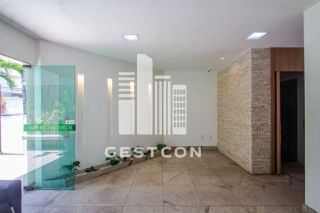 Apartamento com aproximadamente 100m2, 3 Quartos sendo 1 Suíte, 2 Vagas!