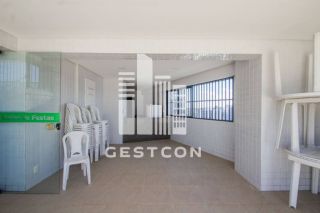 Apartamento com aproximadamente 100m2, 3 Quartos sendo 1 Suíte, 2 Vagas!