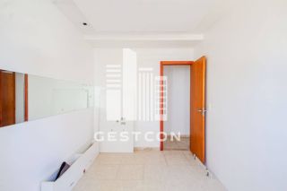 Apartamento com aproximadamente 100m2, 3 Quartos sendo 1 Suíte, 2 Vagas!