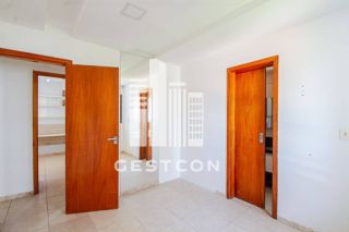 Apartamento com aproximadamente 100m2, 3 Quartos sendo 1 Suíte, 2 Vagas!