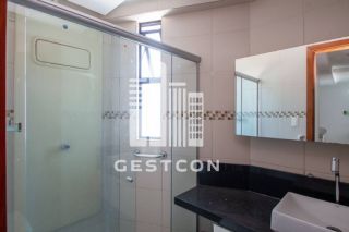 Apartamento com aproximadamente 100m2, 3 Quartos sendo 1 Suíte, 2 Vagas!