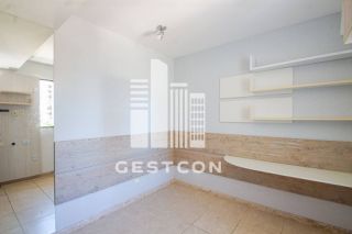 Apartamento com aproximadamente 100m2, 3 Quartos sendo 1 Suíte, 2 Vagas!