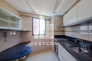 Apartamento com aproximadamente 100m2, 3 Quartos sendo 1 Suíte, 2 Vagas!