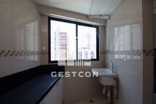 Apartamento com aproximadamente 100m2, 3 Quartos sendo 1 Suíte, 2 Vagas!