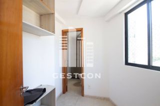 Apartamento com aproximadamente 100m2, 3 Quartos sendo 1 Suíte, 2 Vagas!