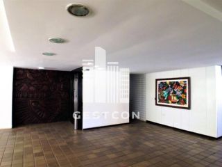 Apartamento com aproximadamente 170m2, 3 Quartos sendo 1 Suíte, 1 vaga!
