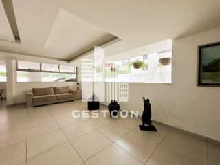 Apartamento com aproximadamente 170m2, 3 Quartos sendo 1 Suíte, 1 vaga!