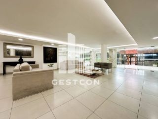 Apartamento com aproximadamente 170m2, 3 Quartos sendo 1 Suíte, 1 vaga!