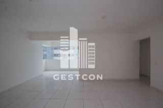 Apartamento com aproximadamente 170m2, 3 Quartos sendo 1 Suíte, 1 vaga!