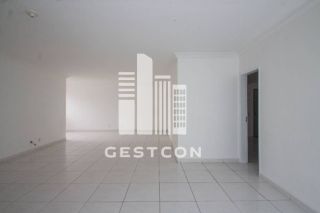 Apartamento com aproximadamente 170m2, 3 Quartos sendo 1 Suíte, 1 vaga!