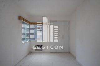 Apartamento com aproximadamente 170m2, 3 Quartos sendo 1 Suíte, 1 vaga!