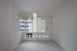 Apartamento com aproximadamente 170m2, 3 Quartos sendo 1 Suíte, 1 vaga!