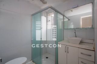 Apartamento com aproximadamente 170m2, 3 Quartos sendo 1 Suíte, 1 vaga!