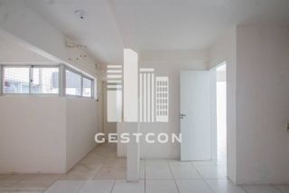 Apartamento com aproximadamente 170m2, 3 Quartos sendo 1 Suíte, 1 vaga!
