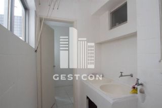 Apartamento com aproximadamente 170m2, 3 Quartos sendo 1 Suíte, 1 vaga!