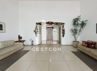 Apartamento com aproximadamente 155m2, 4 Quartos sendo 3 Suítes, 2 Vagas!