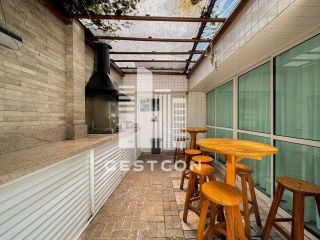 Apartamento com aproximadamente 155m2, 4 Quartos sendo 3 Suítes, 2 Vagas!