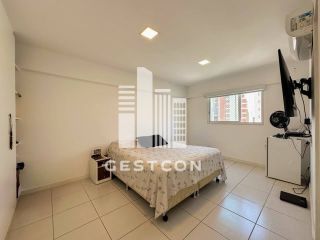 Apartamento com aproximadamente 155m2, 4 Quartos sendo 3 Suítes, 2 Vagas!