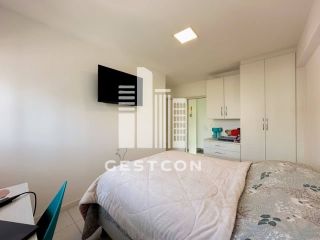 Apartamento com aproximadamente 155m2, 4 Quartos sendo 3 Suítes, 2 Vagas!