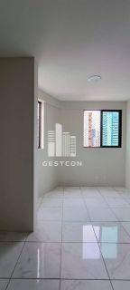 Apartamento com 2 Quartos, portaria 24 horas, 1 vaga de garagem!