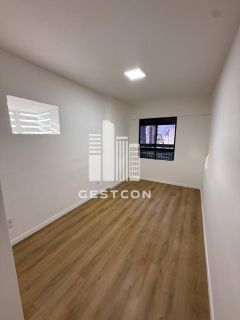 Apartamento 97m², 3 Quartos sendo 1 Suíte, 2 Vagas, Dep. Completa!