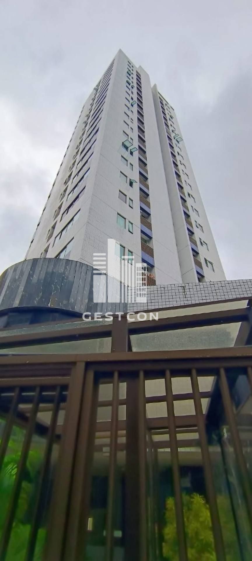 Apartamento Quarto-Sala, MOBILIADO, Portaria 24h, Lazer com Piscina