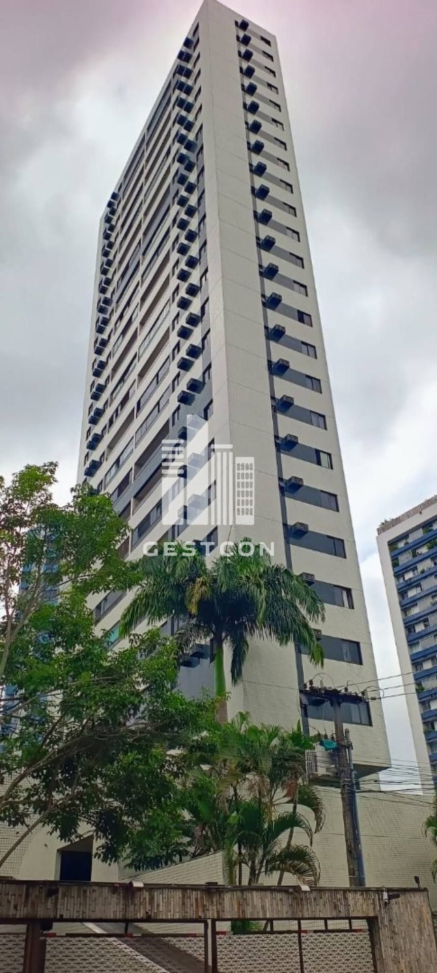 Apartamento com 135m², 4 Quartos sendo 2 Suítes, Dep Completa e 2 Vagas