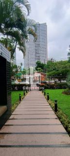 Apartamento com 135m², 4 Quartos sendo 2 Suítes, Dep Completa e 2 Vagas