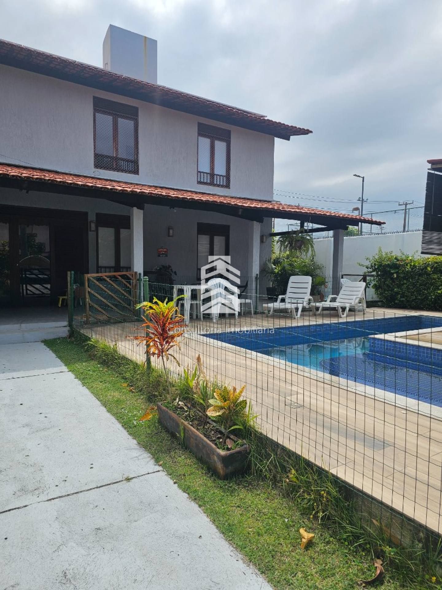 VENDO CASA COND.BEIRA MAR EM MURO ALTO