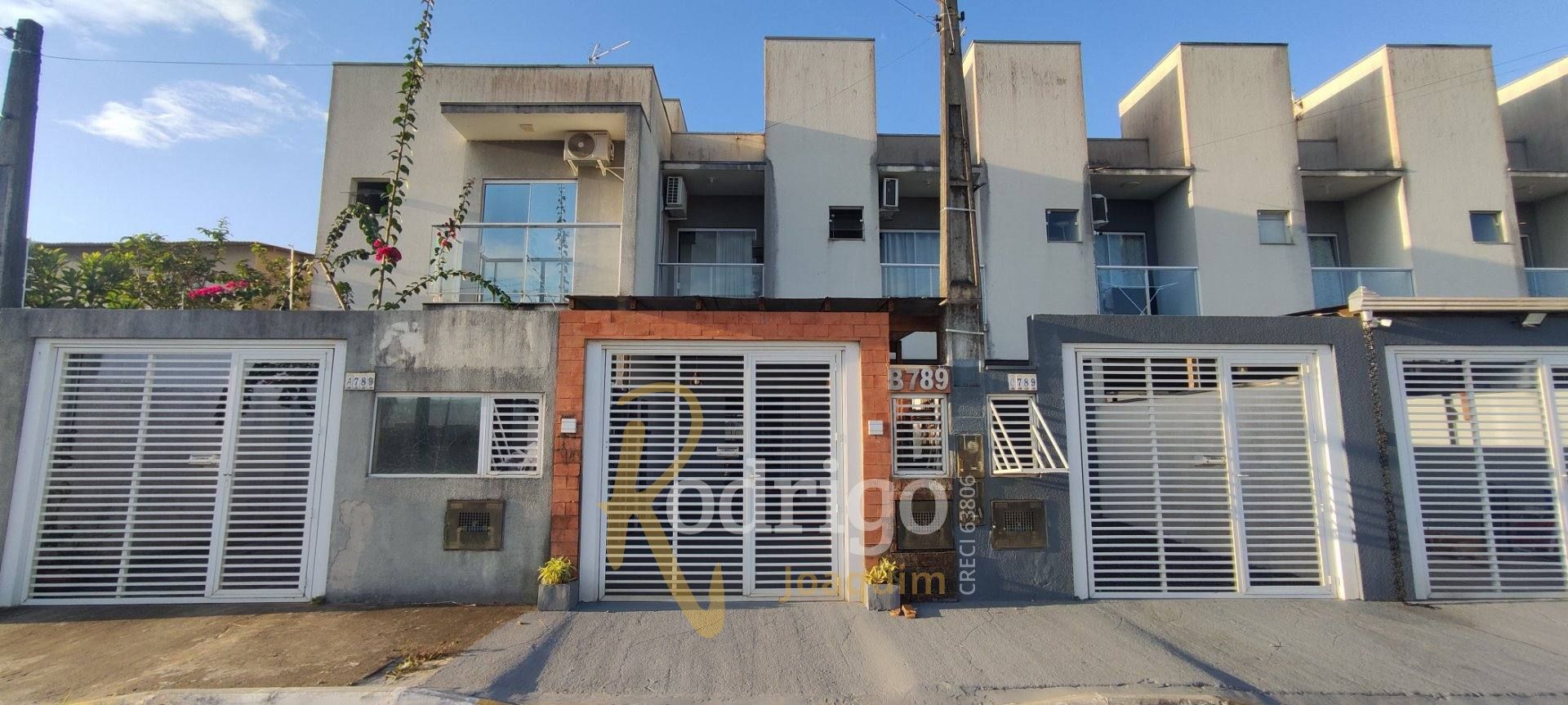 Sobrado Mobiliado com 2 suítes no bairro Itacolomi em Balneário Piçarras