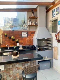 Sobrado Mobiliado com 2 suítes no bairro Itacolomi em Balneário Piçarras