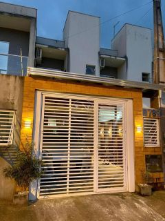 Sobrado Mobiliado com 2 suítes no bairro Itacolomi em Balneário Piçarras