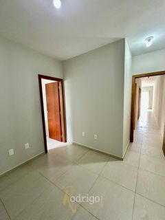 Casa semi-mobiliada com 1 suíte + 2 quartos