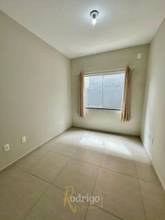 Casa semi-mobiliada com 1 suíte + 2 quartos