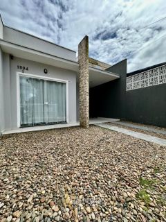 Casa semi-mobiliada com 1 suíte + 2 quartos