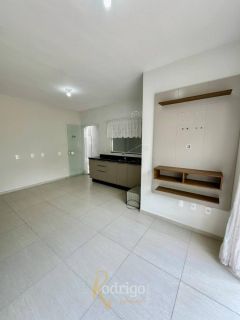 Casa semi-mobiliada com 1 suíte + 2 quartos