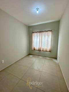 Casa semi-mobiliada com 1 suíte + 2 quartos