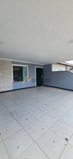 CASA À VENDA NO CONDOMÍNIO AZUL VILLE