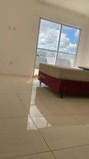 CASA DUPLEX COM 2/4 UMA SUITE SEMI MOBILIADA EX LOCALIZAÇÃO SIM